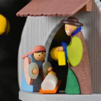 8cm Nativity Scene Hanging Decoration With Jesus Mary & Joseph By Graupner image