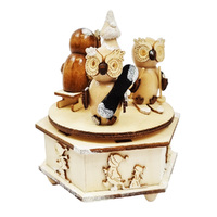 13cm Skiing Owls Wooden Music Box (Leise Rieselt Der Schnee) image