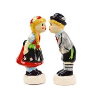 Salt & Pepper - German Couple Standing
