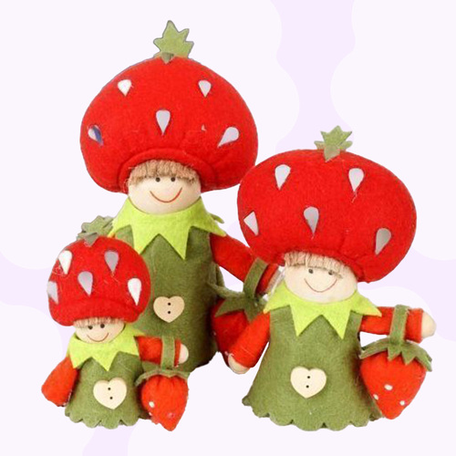 Strawberry Gnome Family - Male (Set Of 3) image